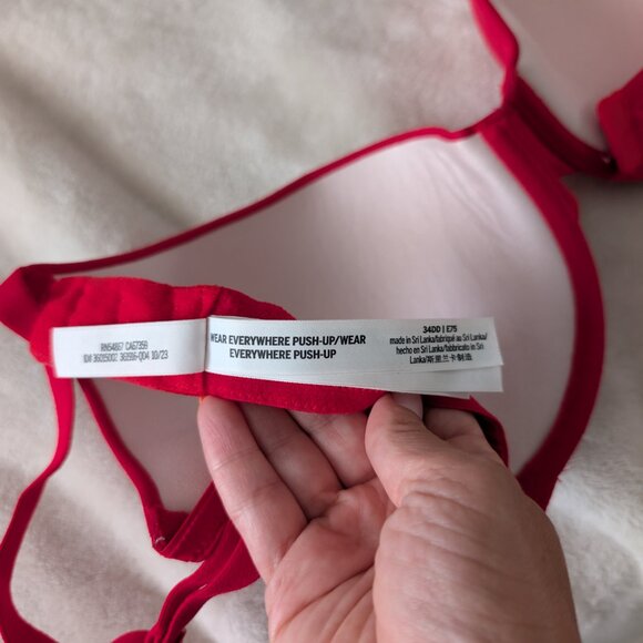 3/$30 Cherry red Victoria Secret PINK push up bra - Picture 5 of 6